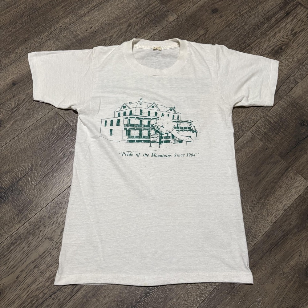 Vintage Highland Inn Monterey VA Shirt Mens Small White Graphic Screen Stars 80s